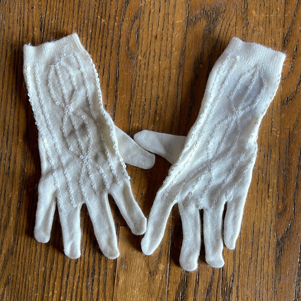 NWOT INC International Concepts sequined angora blend gloves